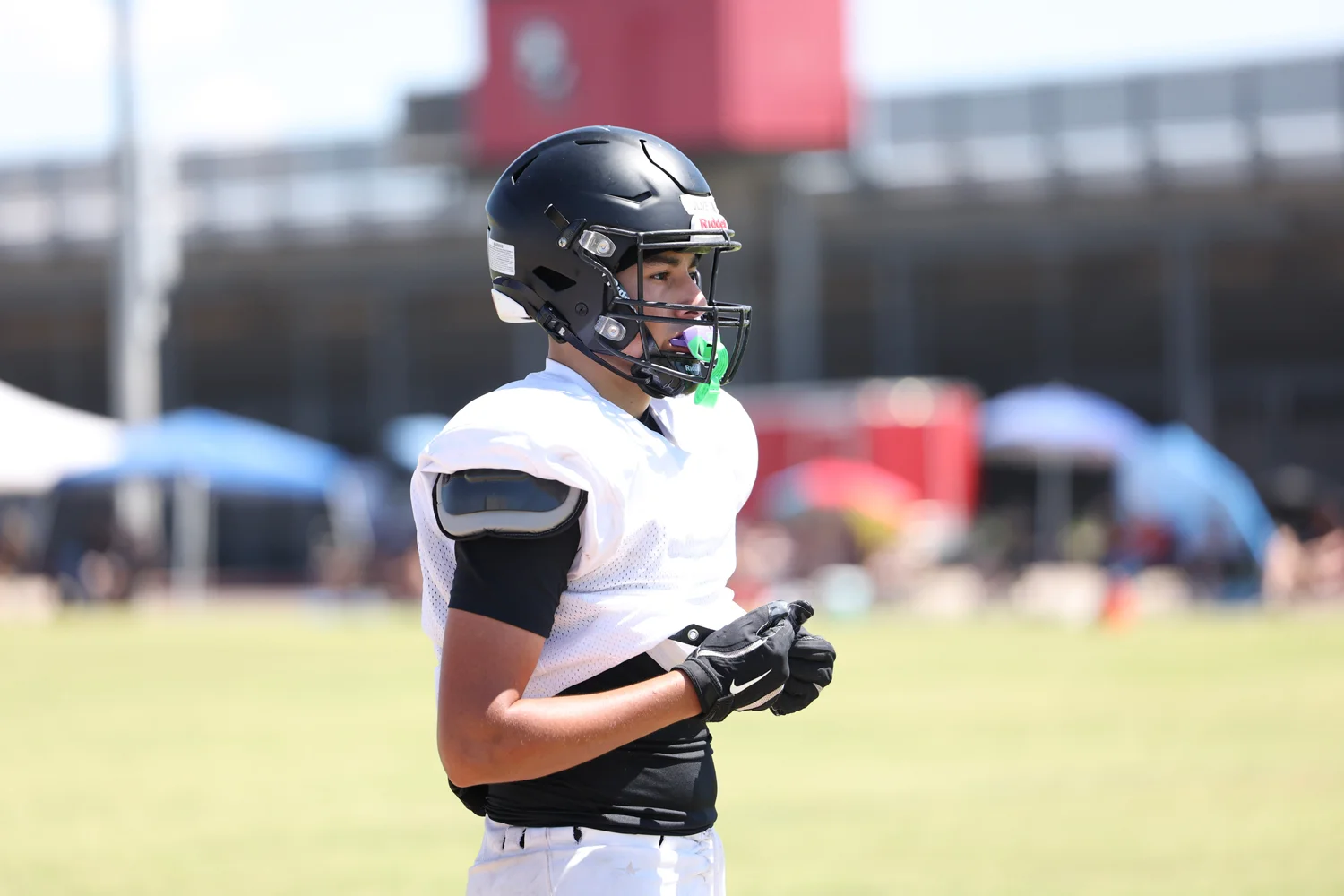 WR looking for signals from coach